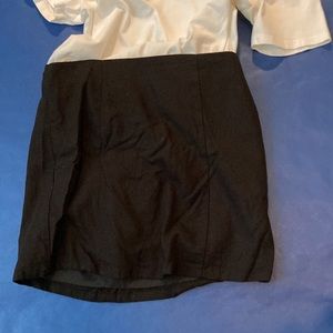 • Black mini skirt •